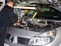 Clerkenwell motors: Engine servicing, Renault Scenic